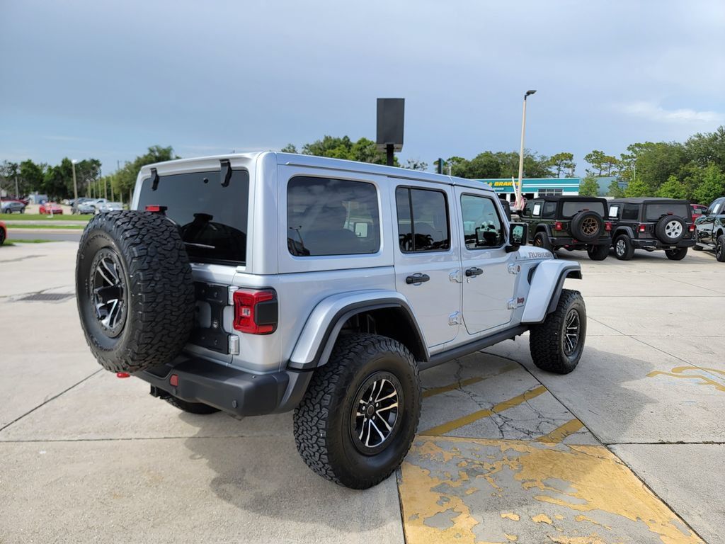 Used 2024 Jeep Wrangler Unlimited Rubicon AWD/4WD image 5