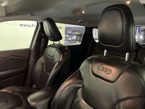 Used 2019 Jeep Cherokee Limited image 15