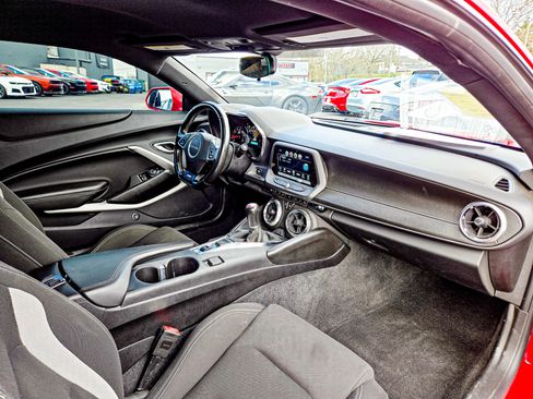 Used 2018 Chevrolet Camaro SS image 16