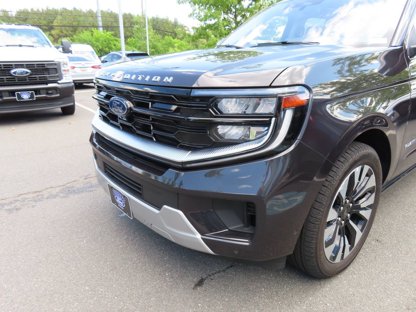 Certified 2025 Ford Expedition Platinum w/ Driver's Package AWD/4WD image 8