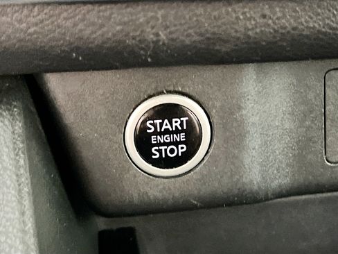 Used 2023 Nissan Rogue SV FWD image 24