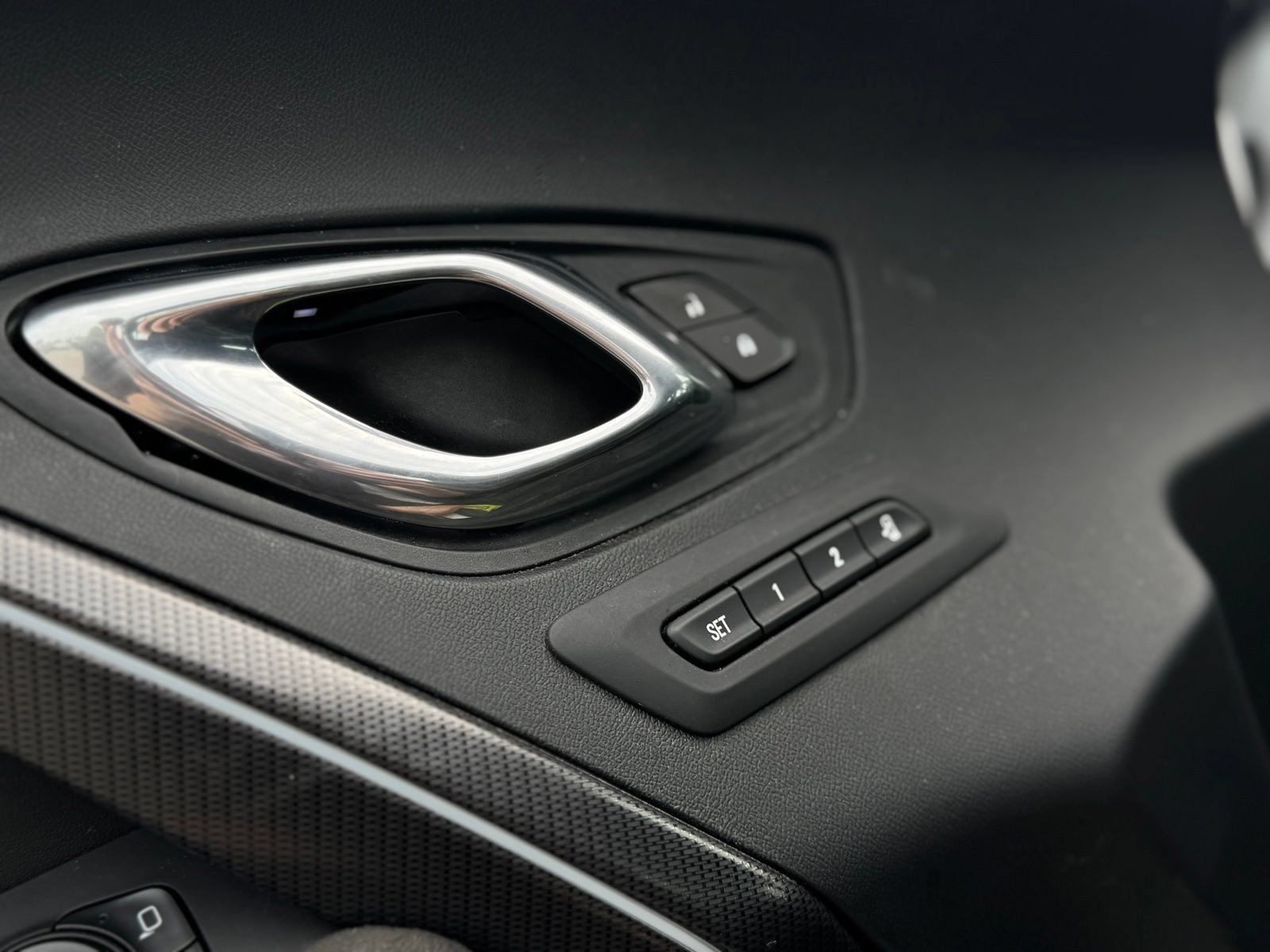 Used 2021 Chevrolet Camaro SS RWD image 15
