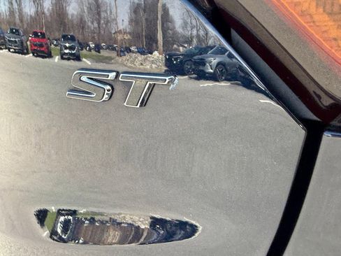 Certified 2021 Buick Encore GX Essence w/ Advanced Technology Package image 8