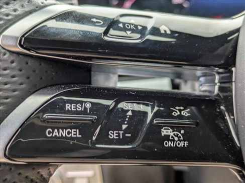 Used 2024 Mercedes-Benz GLS 450 4MATIC image 10