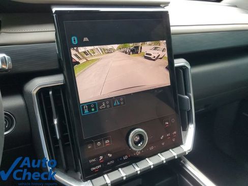 Used 2024 GMC Acadia Elevation FWD image 26