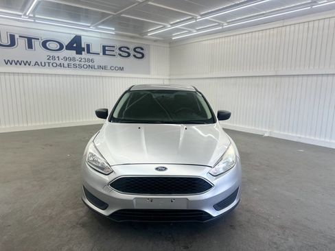 Used 2016 Ford Focus S image 2