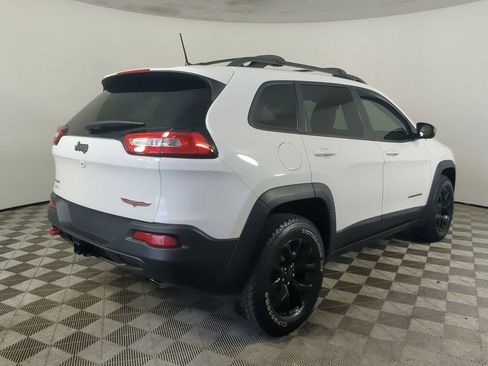 Used 2017 Jeep Cherokee Trailhawk w/ Comfort/Convenience Group AWD/4WD image 5