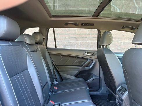 Used 2022 Volkswagen Tiguan SE R-Line AWD/4WD image 24