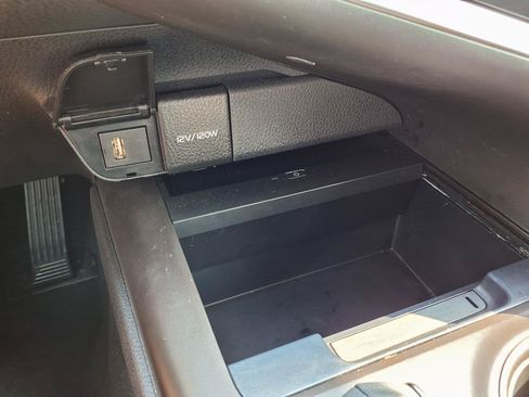 Used 2023 Toyota Camry XSE FWD image 8