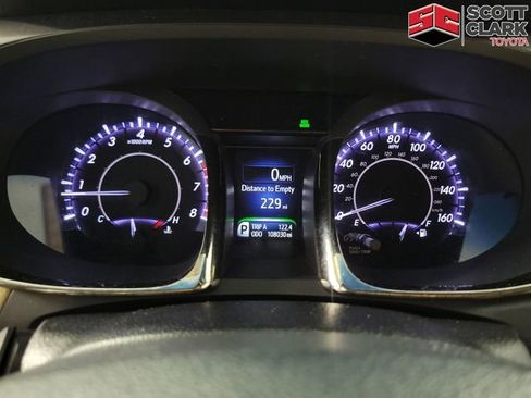 Used 2013 Toyota Avalon Limited FWD image 19