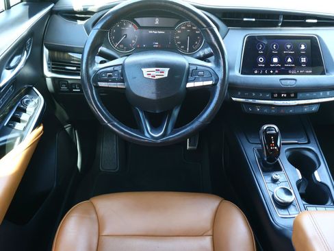 Used 2022 Cadillac XT4 Sport FWD image 14