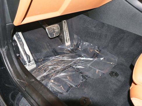 Used 2022 BMW 330e xDrive w/ M Sport Package image 16