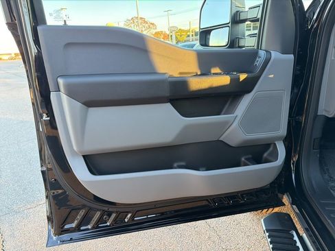 New 2026 Ford F350 XL w/ XL Chrome Package image 13