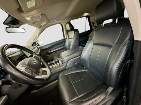 Used 2024 Ford Expedition XLT image 13