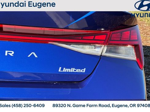 Used 2025 Hyundai Elantra Limited w/ Cargo Package image 35