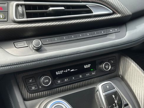 Used 2019 BMW i8 Roadster AWD/4WD image 24