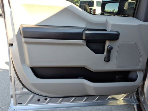 Used 2022 Ford F250 XL RWD image 11