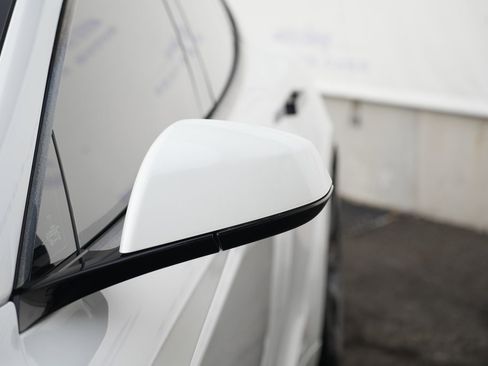 Used 2022 Tesla Model S Plaid image 10