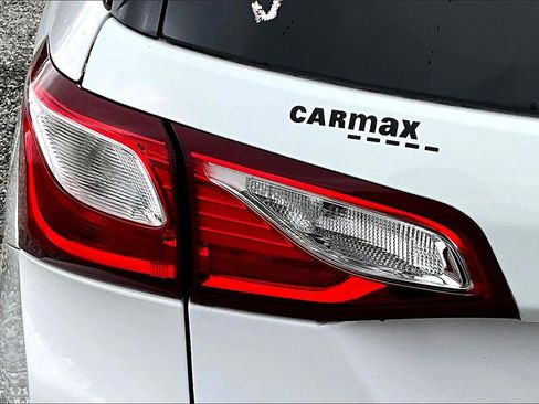 Used 2018 Chevrolet Equinox LT image 28