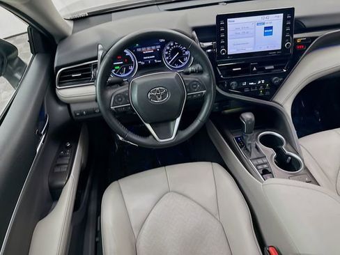 Used 2021 Toyota Camry XLE w/ Cold Weather Package image 21