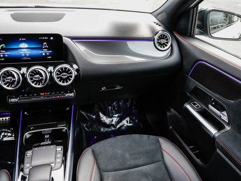 Certified 2022 Mercedes-Benz GLA 250 4MATIC image 15