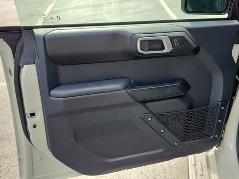 Used 2025 Ford Bronco Outer Banks AWD/4WD image 19