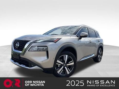 Used 2021 Nissan Rogue Platinum AWD/4WD image 1