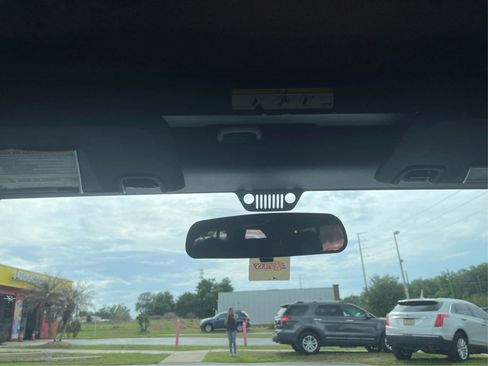 Used 2015 Jeep Wrangler Unlimited Sport image 14