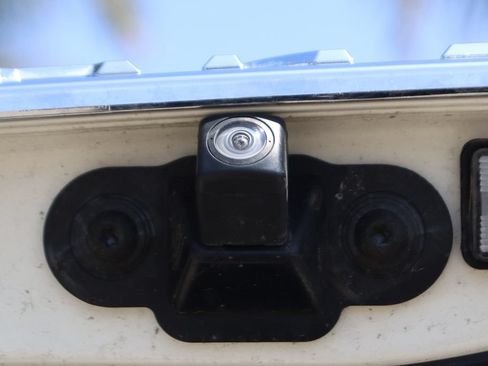 Used 2018 Toyota Land Cruiser AWD/4WD image 50