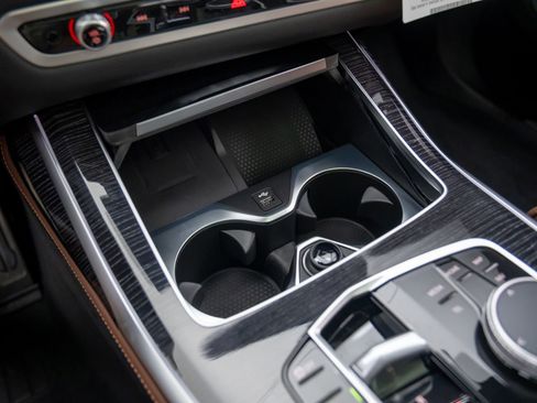 New 2025 BMW X7 M60i image 26