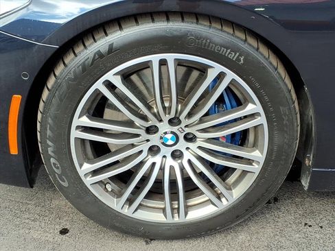 Used 2019 BMW M550i xDrive w/ Premium Package image 9