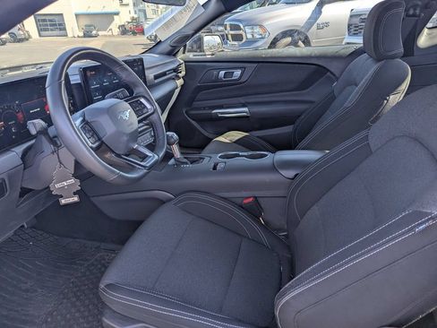 Used 2025 Ford Mustang Coupe RWD image 31