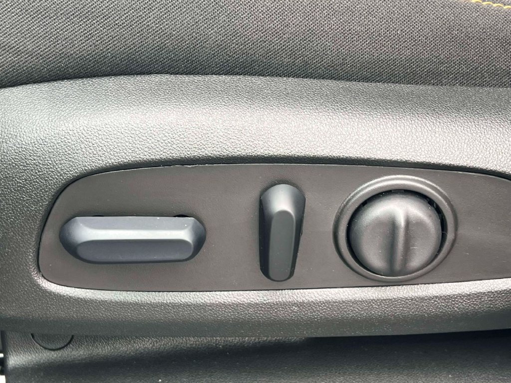 Used 2024 Chevrolet Equinox LT FWD image 20
