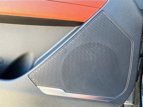 Used 2025 Kia Sportage SX image 13