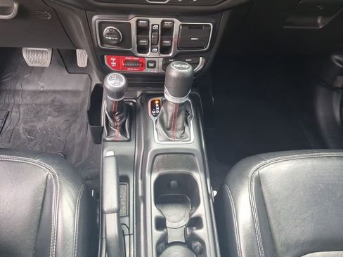 Used 2019 Jeep Wrangler Unlimited Rubicon AWD/4WD image 13