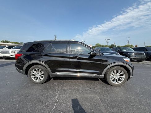 Used 2020 Ford Explorer Limited RWD image 2