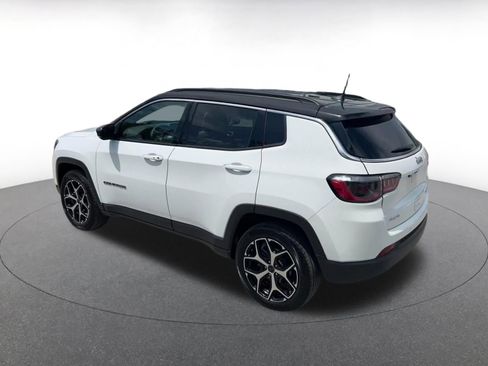 Used 2025 Jeep Compass Limited AWD/4WD image 10