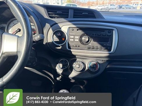 Used 2013 Toyota Yaris SE image 11