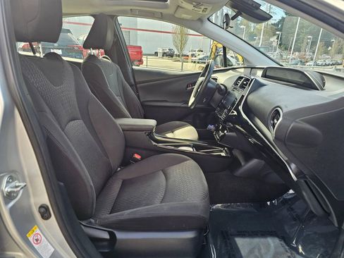 Used 2016 Toyota Prius Three w/ Advanced Technology Package image 10