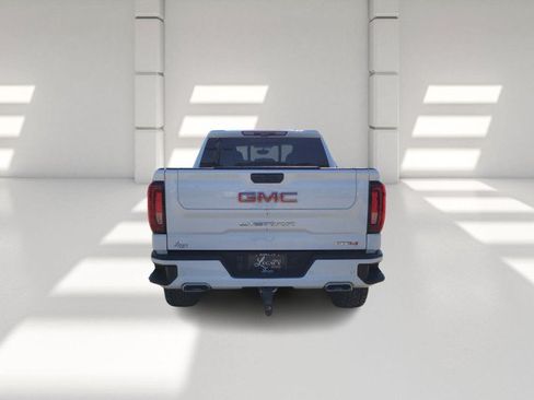 Used 2023 GMC Sierra 1500 AT4 w/ AT4 Premium Package AWD/4WD image 6