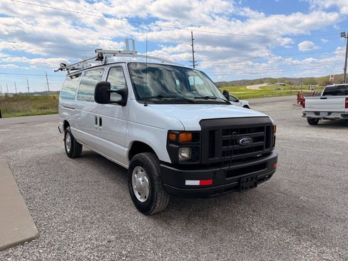 Used 2012 Ford E-250 and Econoline 250 w/ Insulation Pkg RWD image 3