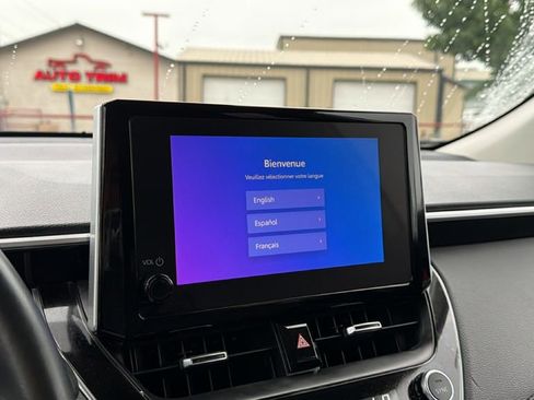 Used 2025 Toyota Corolla Cross XLE FWD image 28