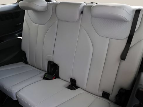 Used 2025 Hyundai Palisade SEL FWD image 17