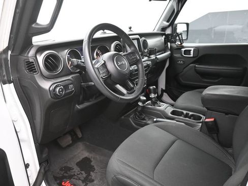 Used 2023 Jeep Gladiator Sport AWD/4WD image 32