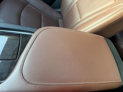 Used 2021 Buick Enclave Avenir w/ Avenir Technology Package image 19