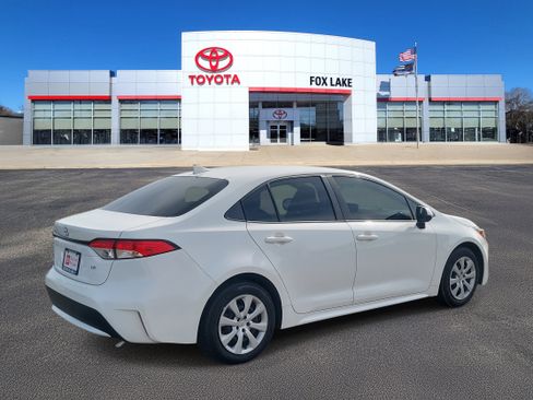 Used 2022 Toyota Corolla LE image 4