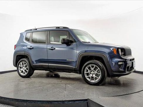 Used 2023 Jeep Renegade Latitude w/ Sun/Sound Group image 11