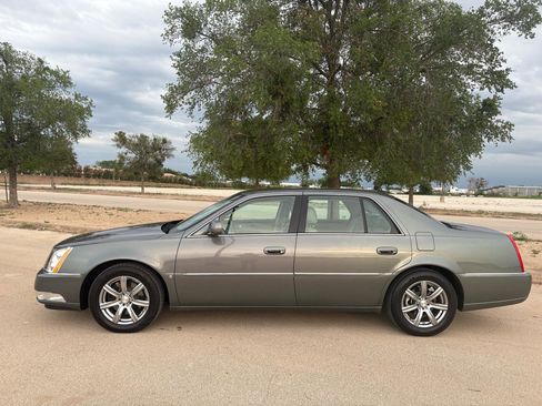 Used 2006 Cadillac DTS FWD image 13