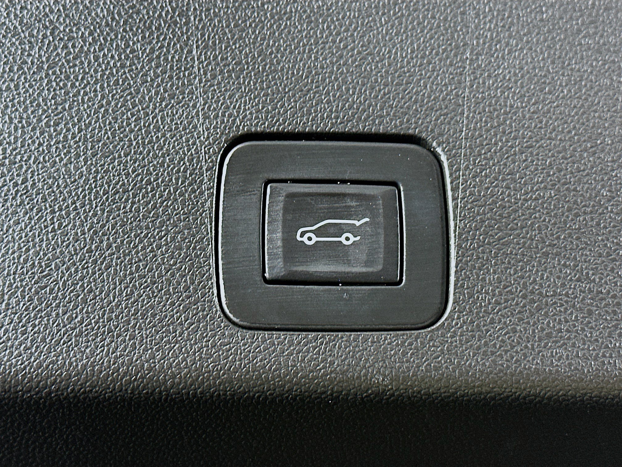 Used 2023 Buick Encore GX Select w/ Sport Touring Package FWD image 28
