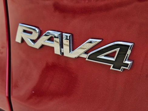 Used 2025 Toyota RAV4 XLE image 11